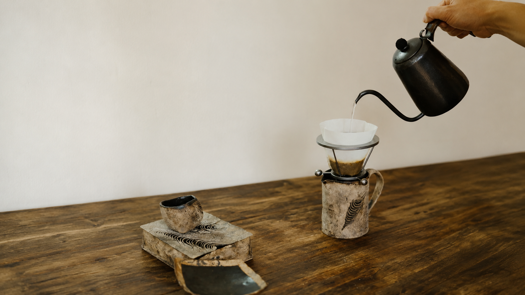 Avner Living — A Study of Fire, Clay, and Quiet Permanence